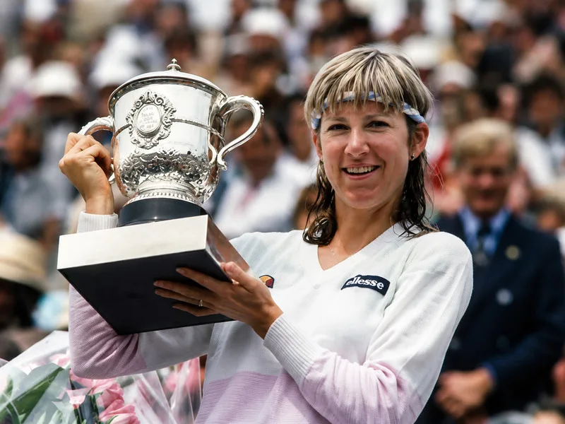 Chris Evert giữ kỷ lục 7 lần vô địch Roland-Garros trong lịch sử nội dung đơn nữ.