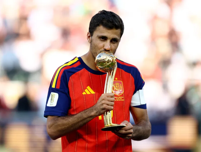 Rodri tạo dấu ấn khi cùng Tây Ban Nha vô địch World Cup và nhận danh hiệu Golden Ball