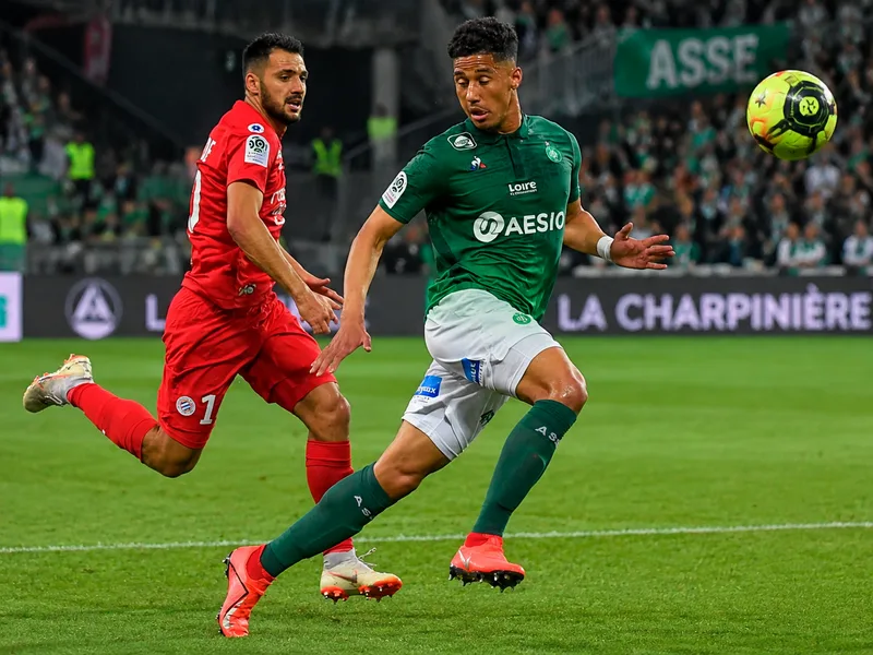 William Saliba thời trẻ trong màu áo Saint-Étienne, giai đoạn đặt nền móng cho hành trình trở thành trung vệ hàng đầu châu Âu.