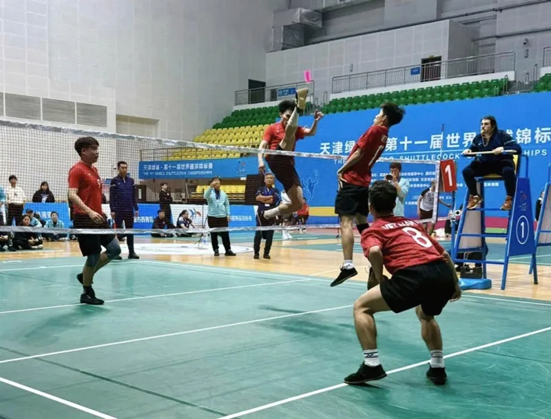 Chơi đá cầu thường xuyên giúp rèn luyện sự linh hoạt, sức bền đôi chân và khả năng phản xạ nhạy bén.